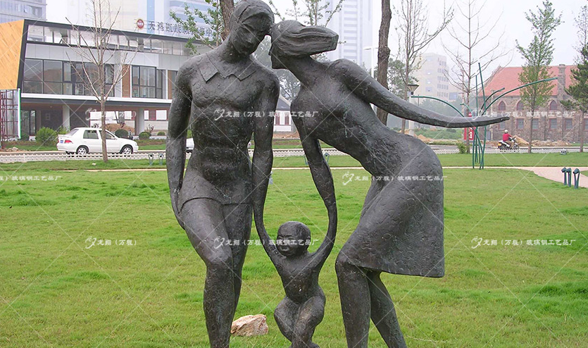 人物景觀雕塑怎樣設計才能更加生動？